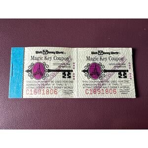 RARE Vintage 1970s Walt Disney World MAGIC KINGDOM 5 Adventure Ticket Book